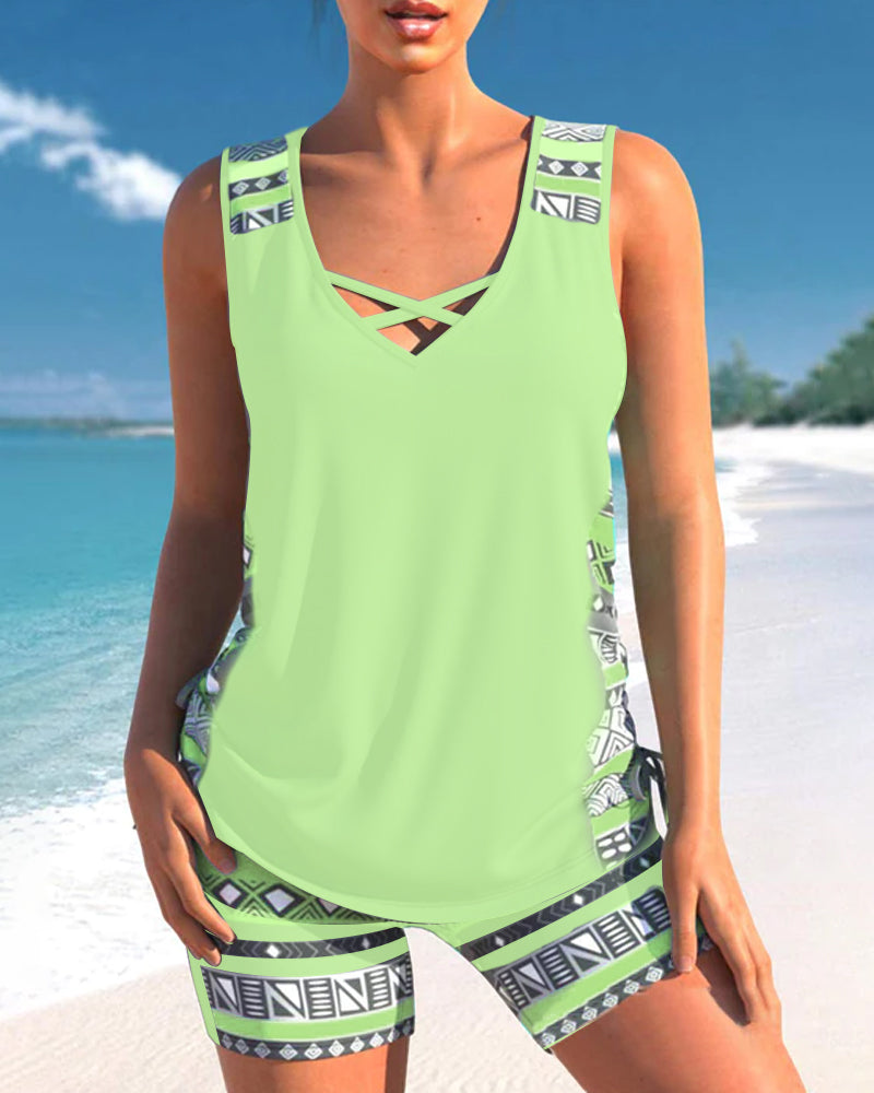 Tankinis avec motif géométrique et décolleté en V
